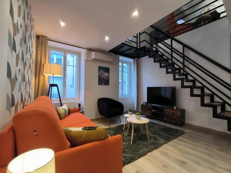 T2 -55M2- Elegant Et Chaleureux Lejlighed Montbrison Eksteriør billede